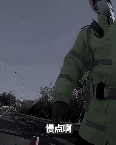 禁行_交警暖心放行_摩托車(chē)違反禁行規(guī)定